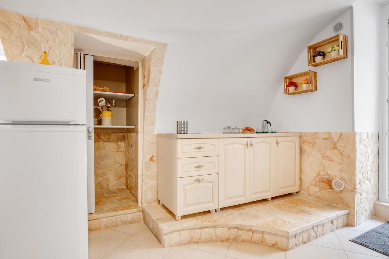 La Chicca Historic Center Beautiful Flat Apartment Monopoli Exterior photo